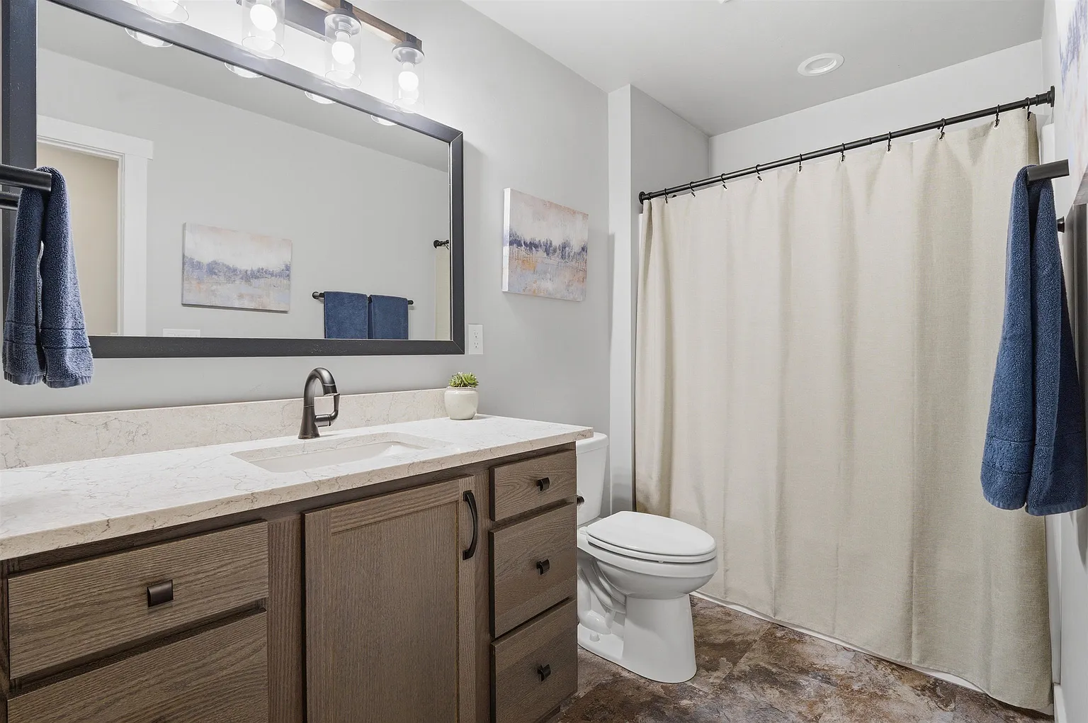 Guest bedroom